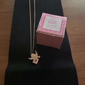 Avon Vintage 1980 Love Dove Pendant Necklace - 15in Gold Tone